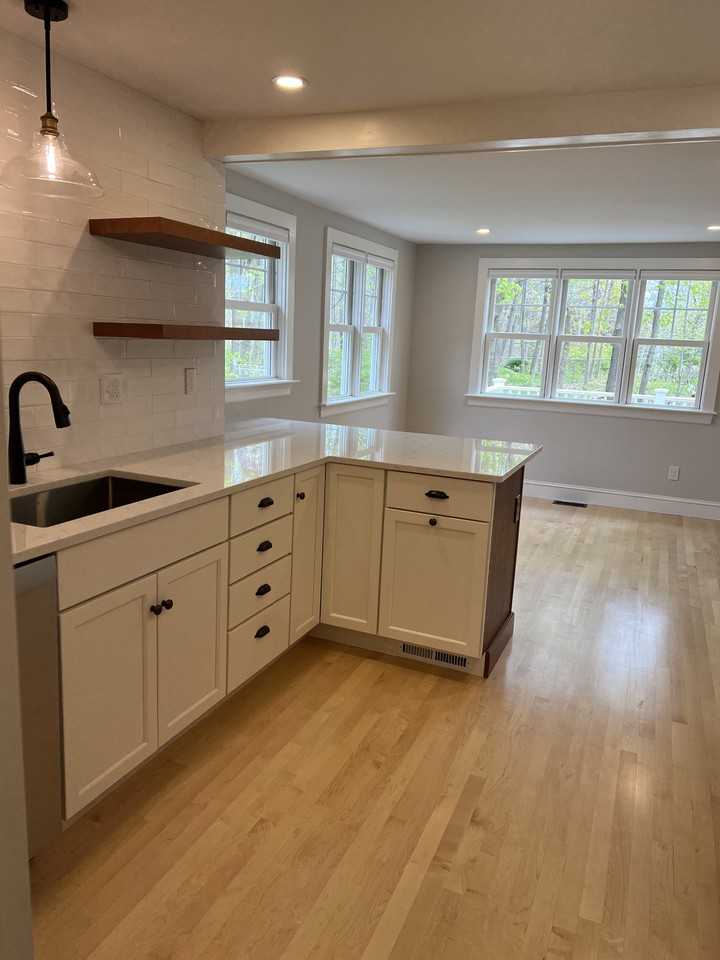 41 Village Rd - Photo 5 of 17