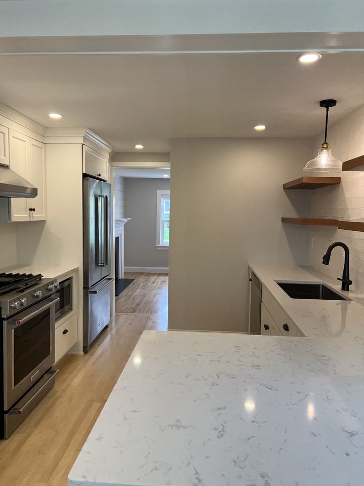 41 Village Rd - Photo 7 of 17