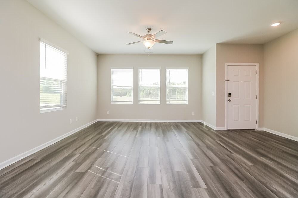 642 Wendell Falls Pkwy - Photo 4 of 17