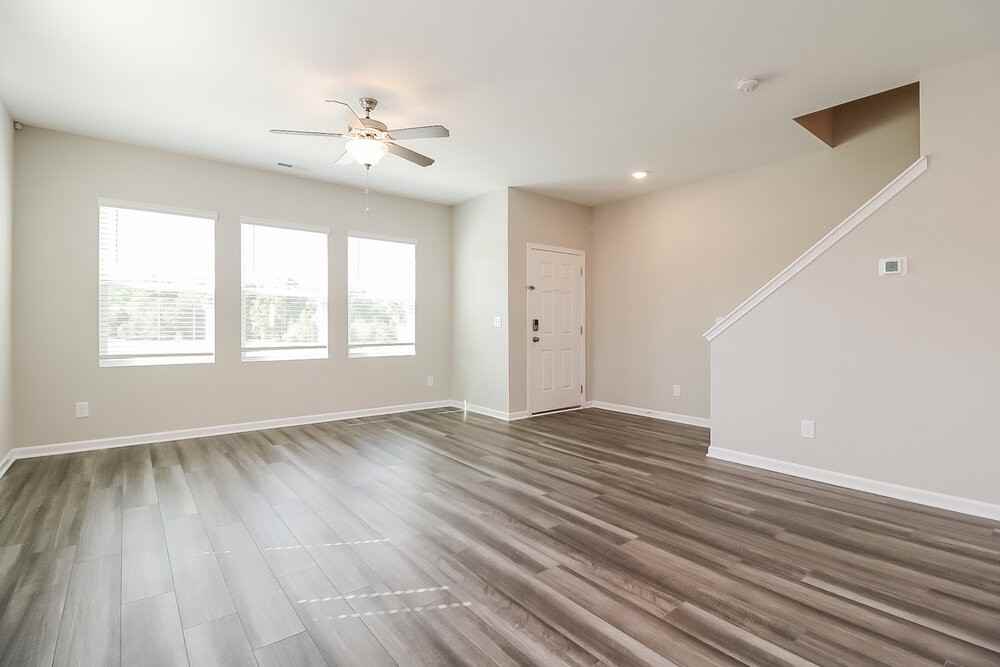 642 Wendell Falls Pkwy - Photo 5 of 17