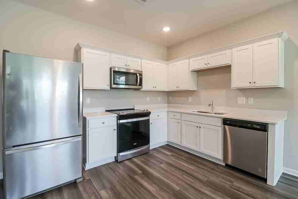 642 Wendell Falls Pkwy - Photo 7 of 17