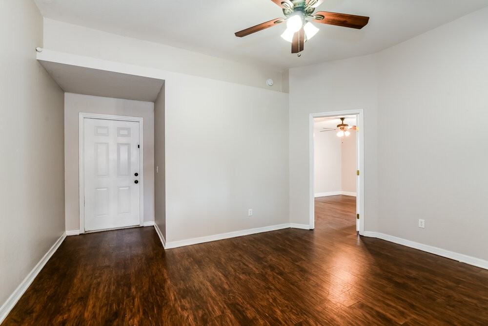 205 Madalyn Ct - Photo 4 of 16