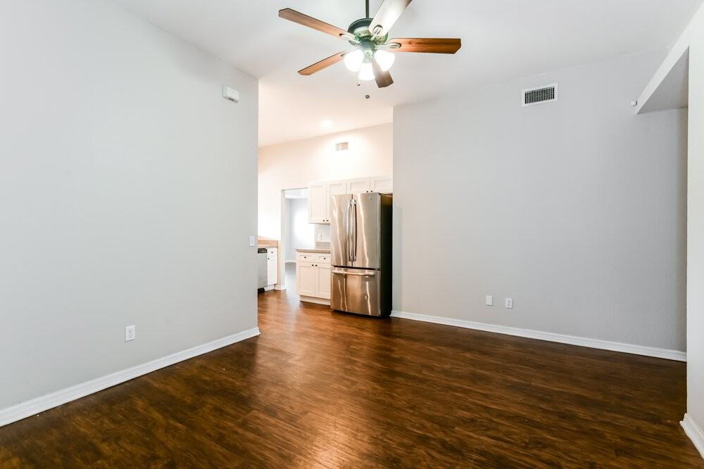 205 Madalyn Ct - Photo 5 of 16