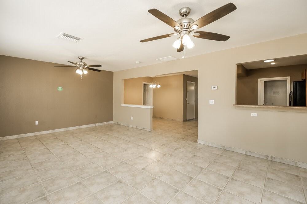 6332 W Laredo St - Photo 3 of 16