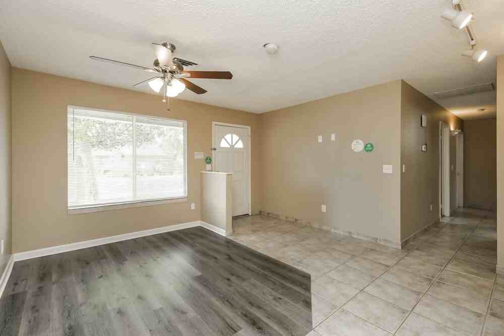 6332 W Laredo St - Photo 7 of 16