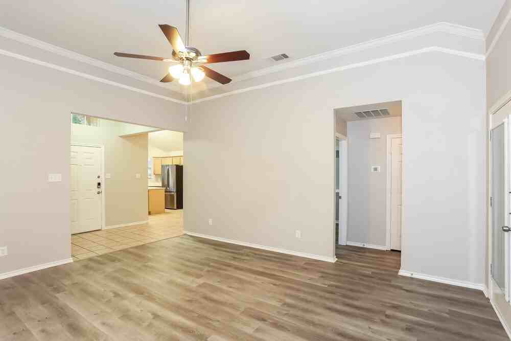 5628 Indian Hill Dr - Photo 3 of 16