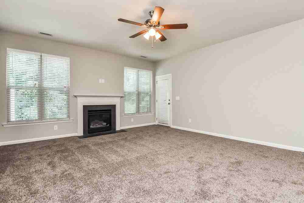 48 Ashby Dr - Photo 3 of 14