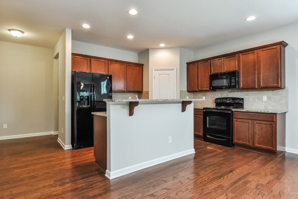 48 Ashby Dr - Photo 5 of 14