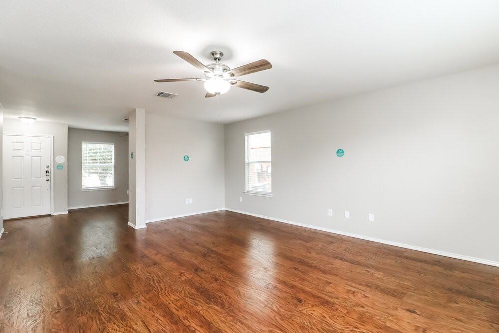 3424 Cayman Dr - Photo 5 of 17