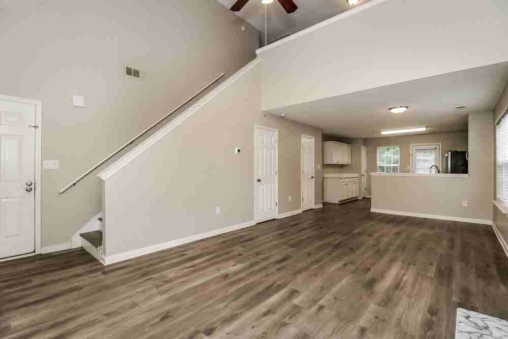 109 St Ann St - Photo 5 of 17