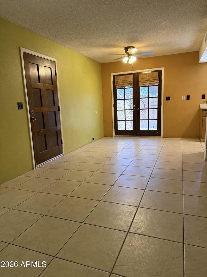 10407 N 11th Pl #3 - Photo 2 of 8