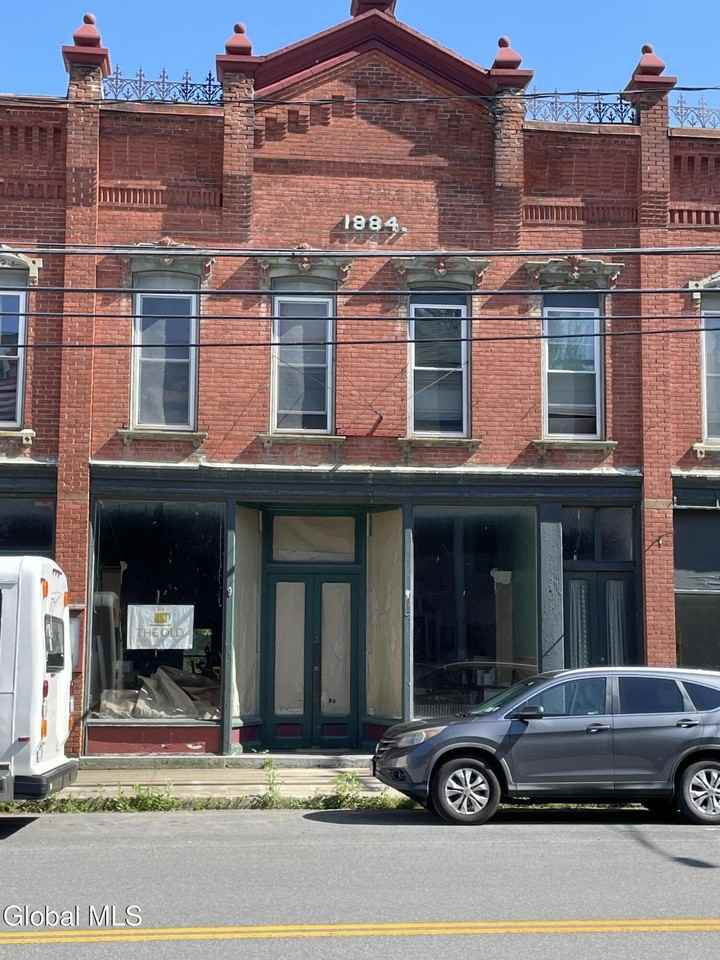 152 Main St #1