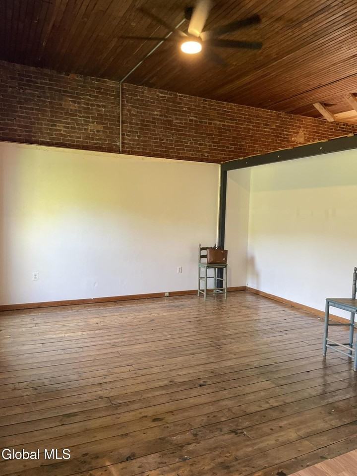 152 Main St #1 - Photo 3 of 18