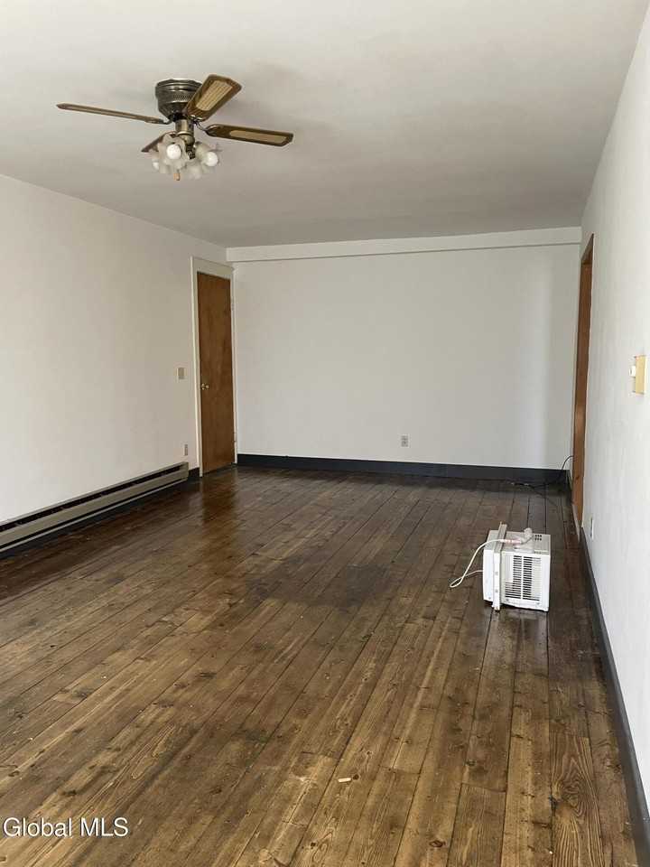 152 Main St #1 - Photo 6 of 18
