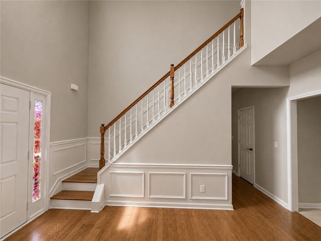 6310 Barwick Ln - Photo 4 of 33