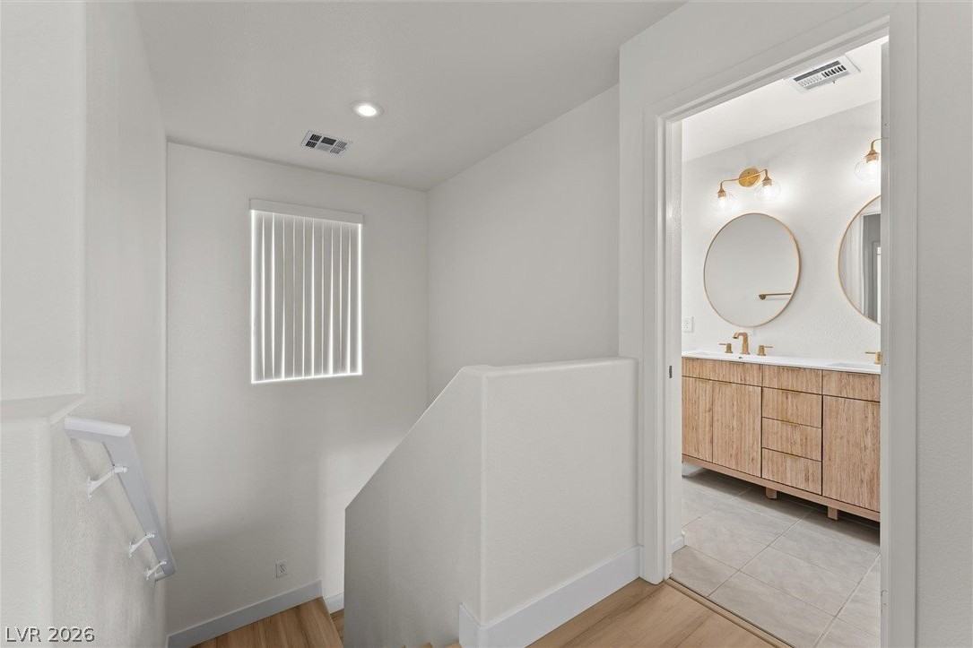 7660 Hope Valley St - Photo 6 of 35