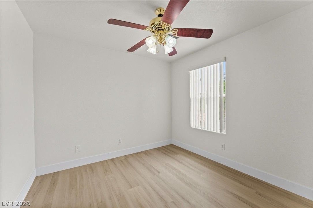 7660 Hope Valley St - Photo 7 of 35