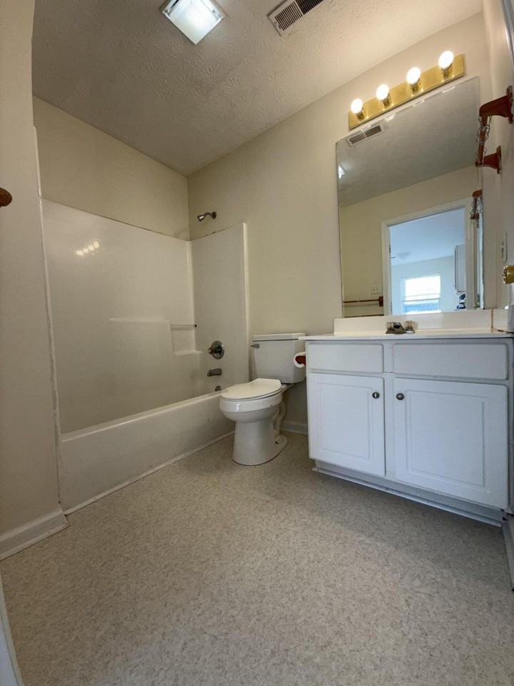429 Sara Leigh Dr #2 - Photo 4 of 6