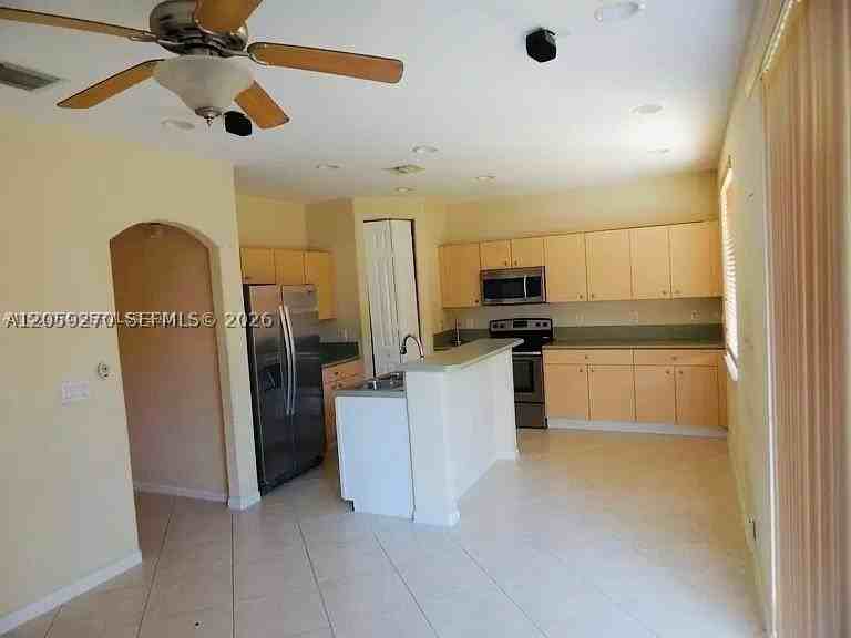 8444 Sw 29th St #103 - Photo 3 of 10