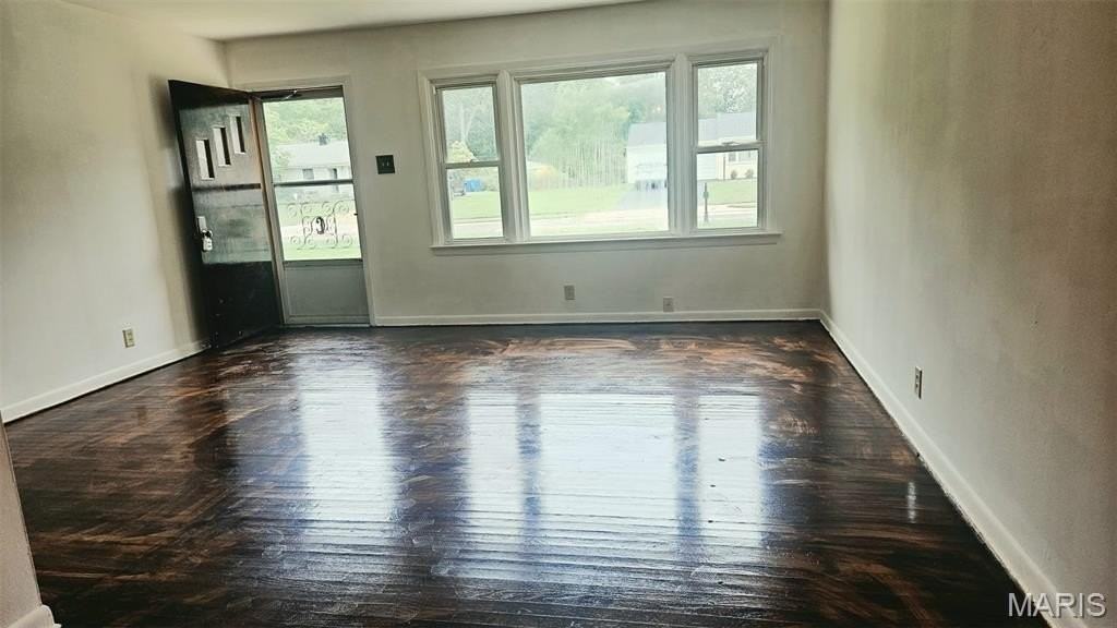 228 Newton Pl - Photo 4 of 16