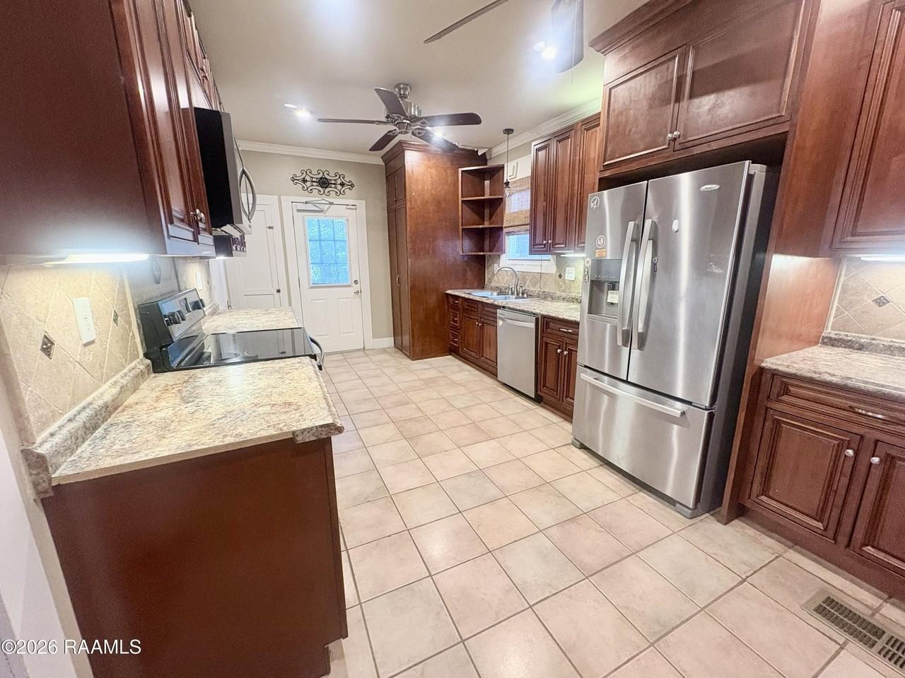150 Clark Ct - Photo 5 of 16