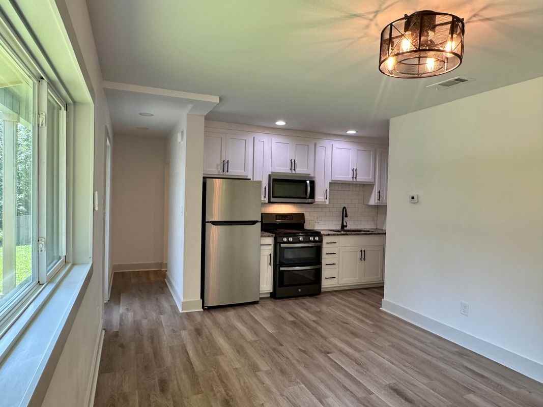 1473 Calhoun Street Ln - Photo 3 of 12