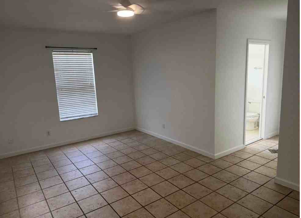 2109 Dock St - Photo 4 of 10