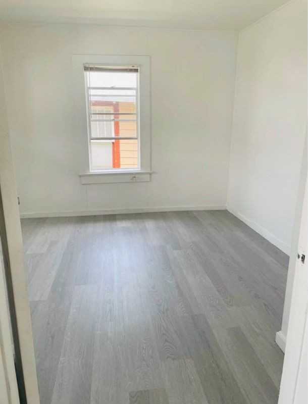 708 7th St - Photo 3 of 12