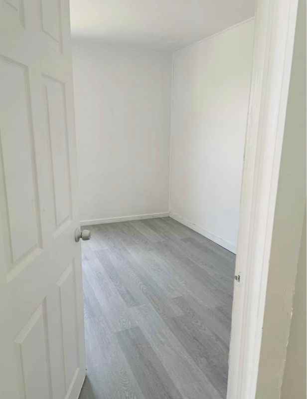 708 7th St - Photo 5 of 12