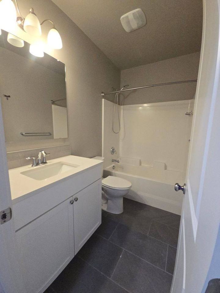 3869 Sw Newberry Ave - Photo 3 of 10