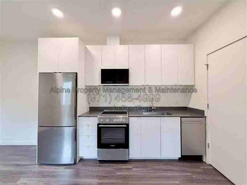 1545 Ne 41st Ave #105 - Photo 4 of 10