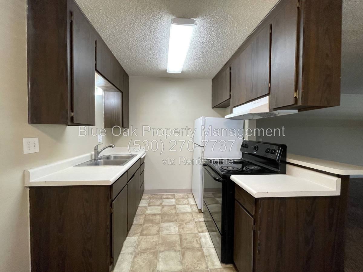 623 W 6th Ave #11 - Photo 4 of 10