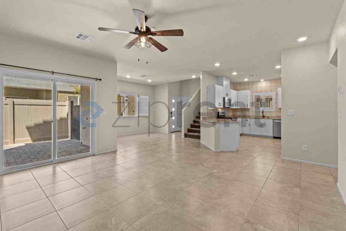 4519 Sapphire Moon Ave - Photo 6 of 23