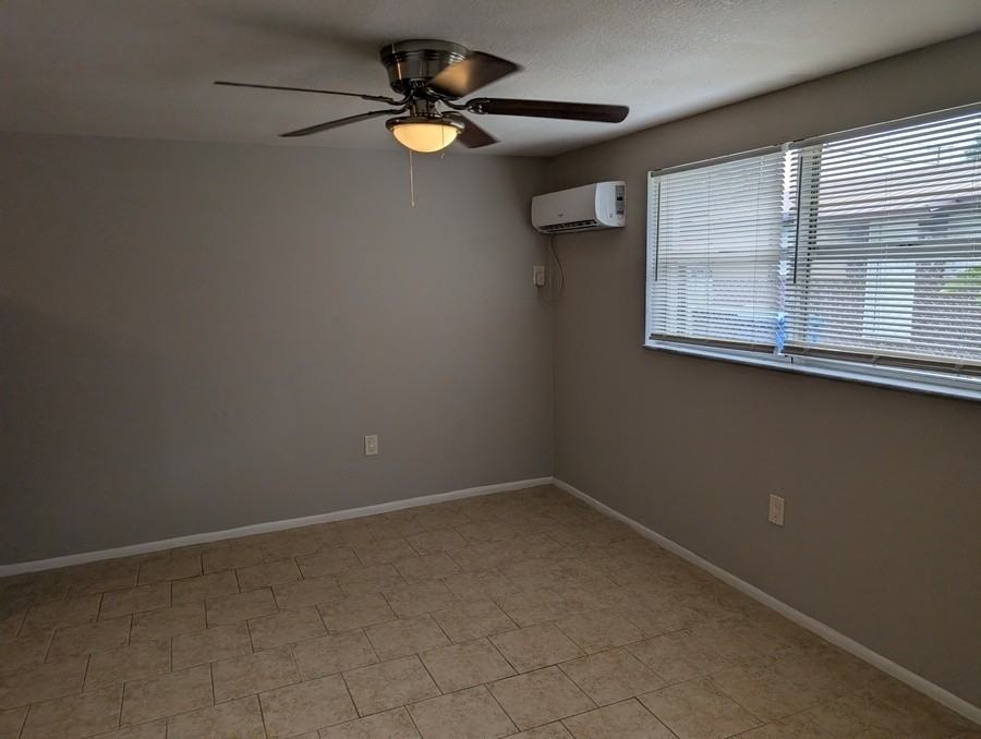 9415 Eastfield Rd #B - Photo 3 of 11