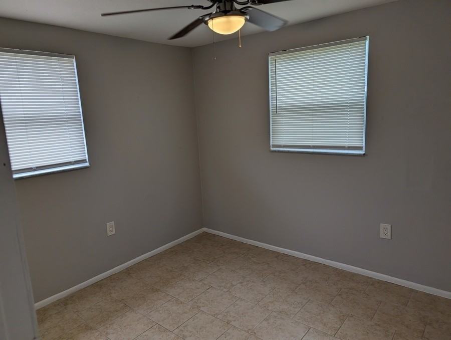 9415 Eastfield Rd #B - Photo 7 of 11