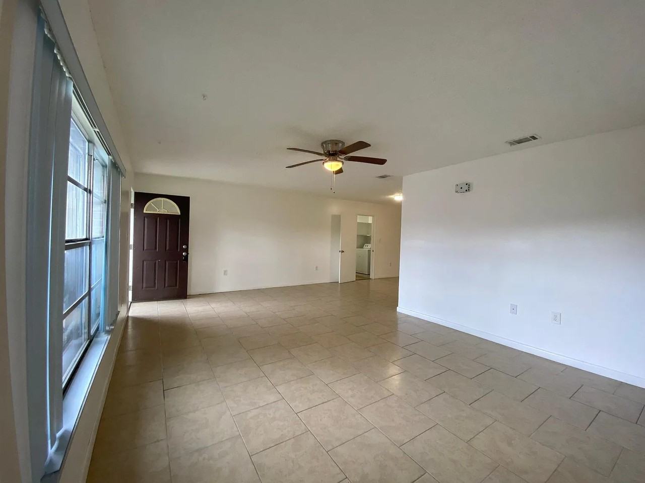 435 Earl Ave #NA - Photo 2 of 17