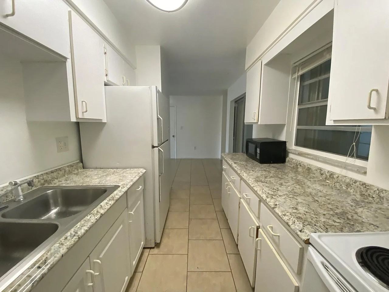 435 Earl Ave #NA - Photo 4 of 17