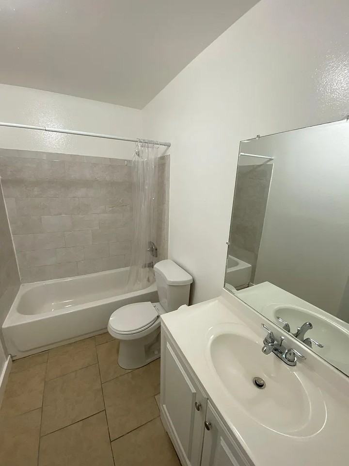 435 Earl Ave #NA - Photo 7 of 17