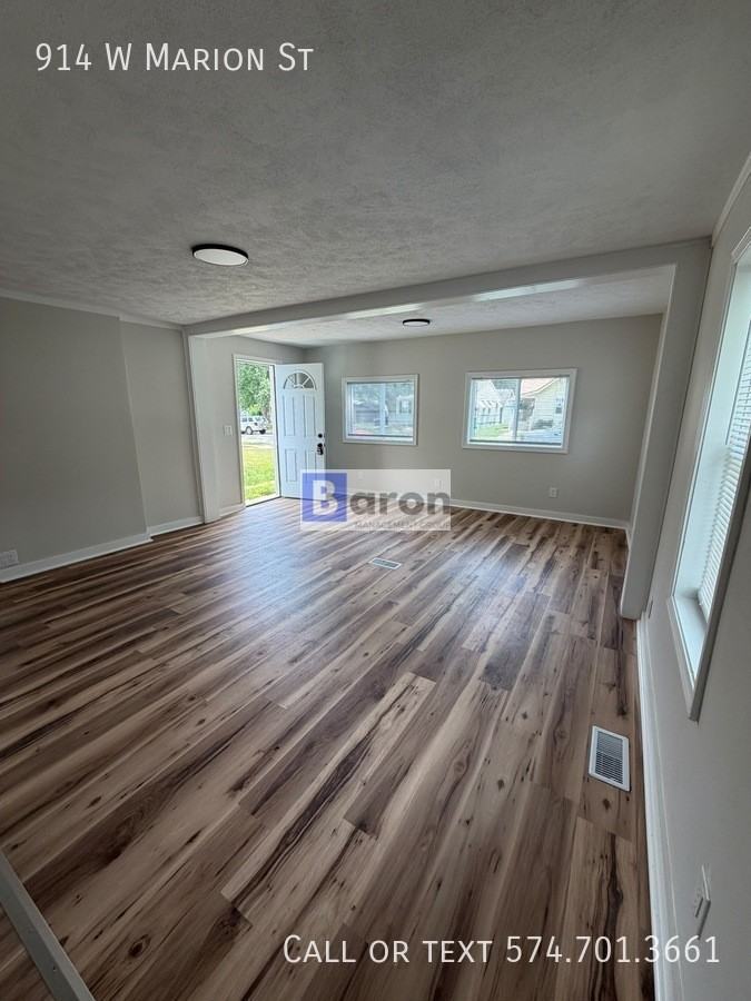 914 W Marion St - Photo 4 of 6