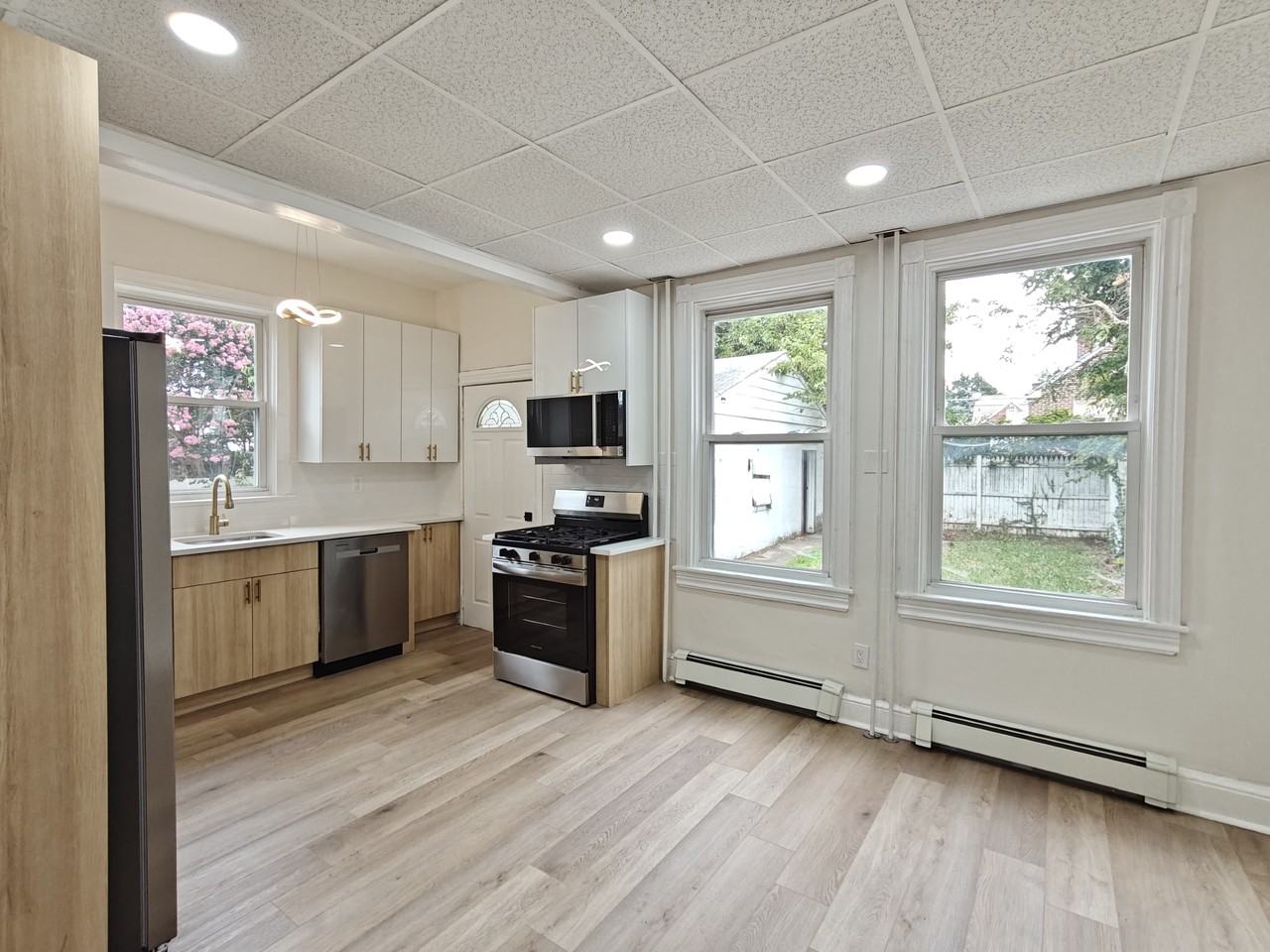 2146 44th St #1 - Photo 5 of 22
