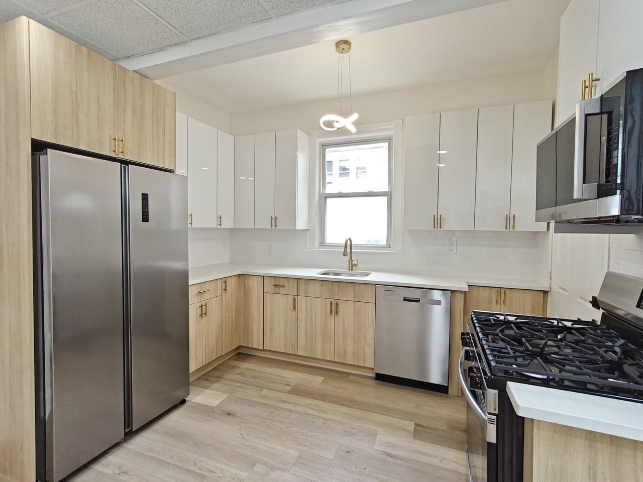 2146 44th St #1 - Photo 6 of 22