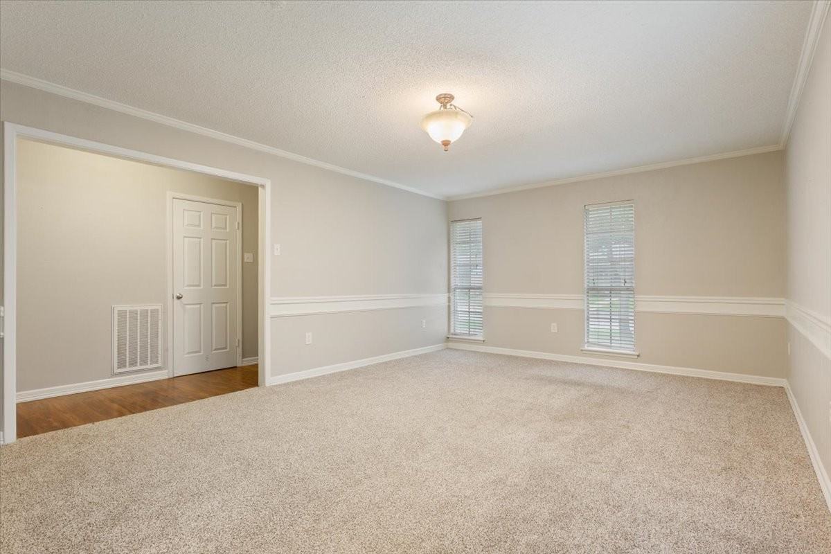5600 Lake Highlands Dr - Photo 2 of 26