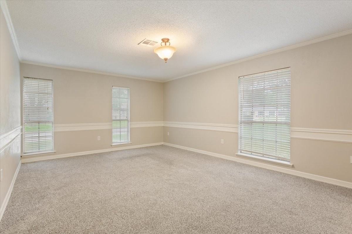 5600 Lake Highlands Dr - Photo 3 of 26