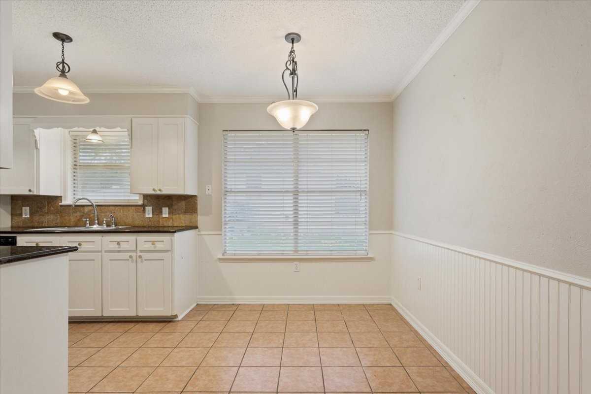 5600 Lake Highlands Dr - Photo 7 of 26