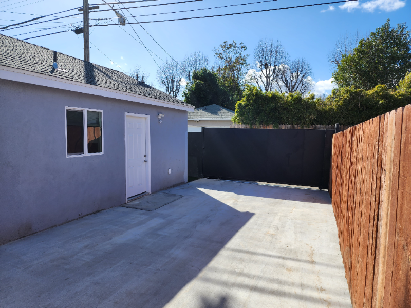 6505 White Oak Ave - Photo 6 of 27