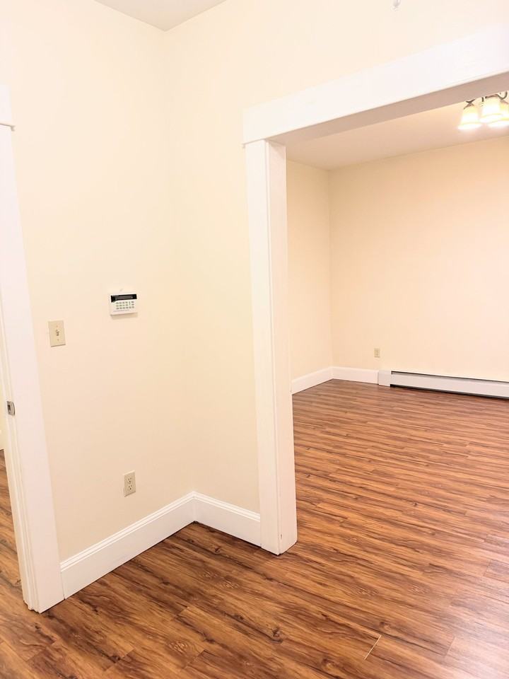 753 Winchester Ave - Photo 5 of 20