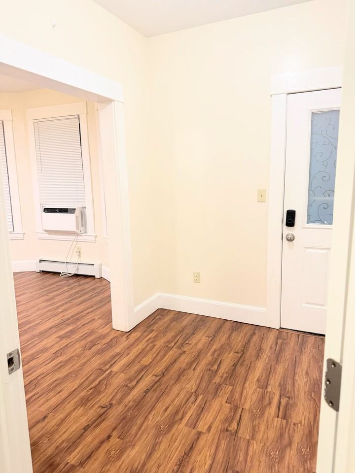 753 Winchester Ave - Photo 7 of 20