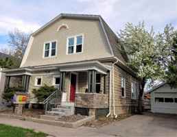 featured image of 207 E 22nd St #4