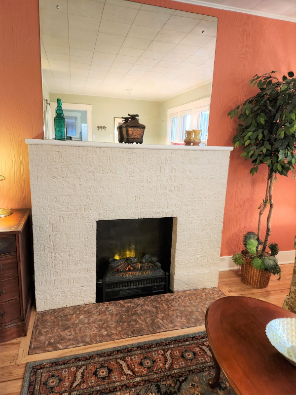 204 E 3rd Ave #1 - Photo 6 of 14