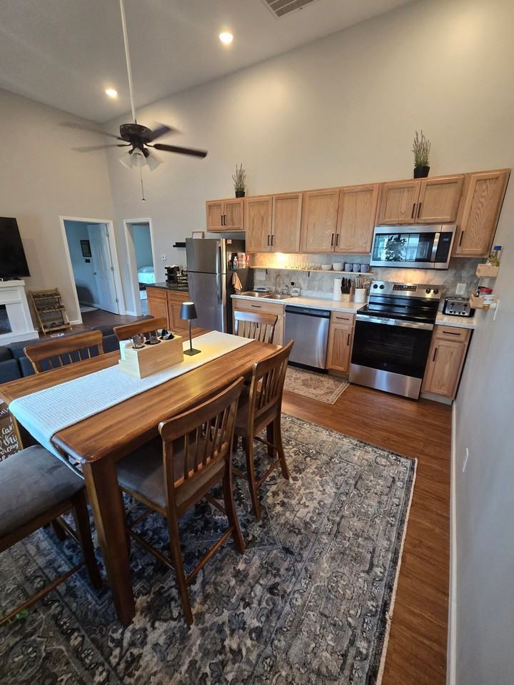 215 N Harrisburg Ave #9 - Photo 3 of 10